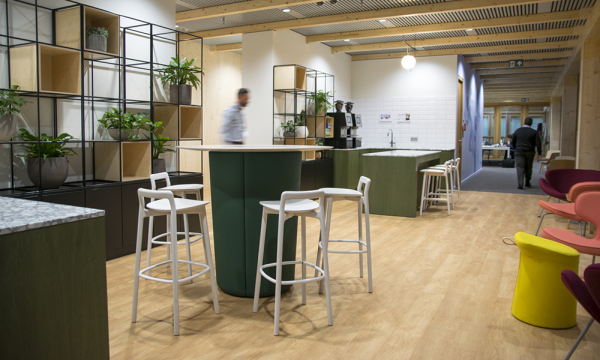 Pourquoi un bureau flexible renforce l'efficacité au sein de votre entreprise ?  image